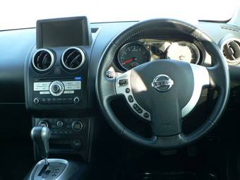 2010 Nissan Dualis Pictures