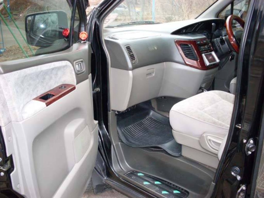 1998 Nissan Elgrand