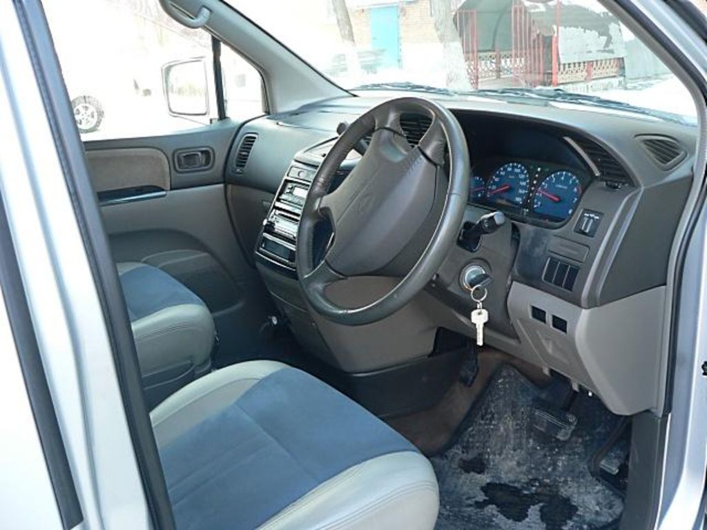 1998 Nissan Elgrand