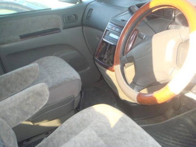 1998 Nissan Elgrand
