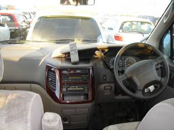 1998 Nissan Elgrand Pictures