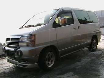 1998 Nissan Elgrand Photos