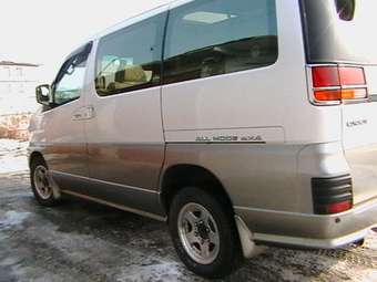 1998 Nissan Elgrand Photos