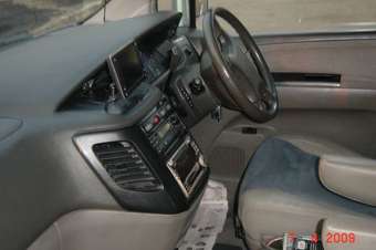 1998 Nissan Elgrand Pictures