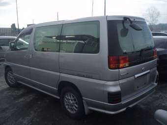 1998 Nissan Elgrand Pictures