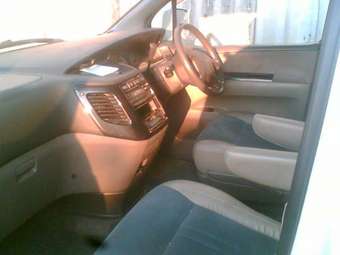 1998 Nissan Elgrand Pictures