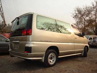 1998 Nissan Elgrand Pictures