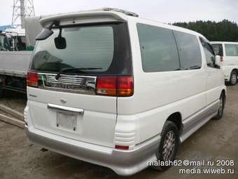 1998 Nissan Elgrand Photos