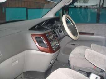 1998 Nissan Elgrand Pictures