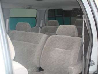 1998 Nissan Elgrand Photos