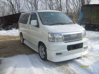 1998 Nissan Elgrand Photos