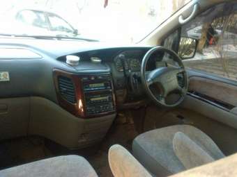 1998 Nissan Elgrand Pictures