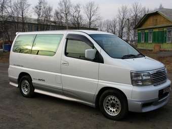 1998 Nissan Elgrand Pictures