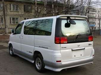 1998 Nissan Elgrand Pictures