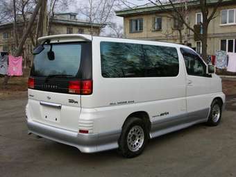 1998 Nissan Elgrand Pictures