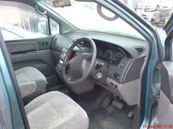 1998 Nissan Elgrand Pictures