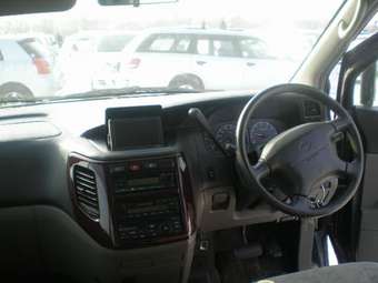 1998 Nissan Elgrand Photos