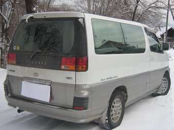 1998 Nissan Elgrand Photos