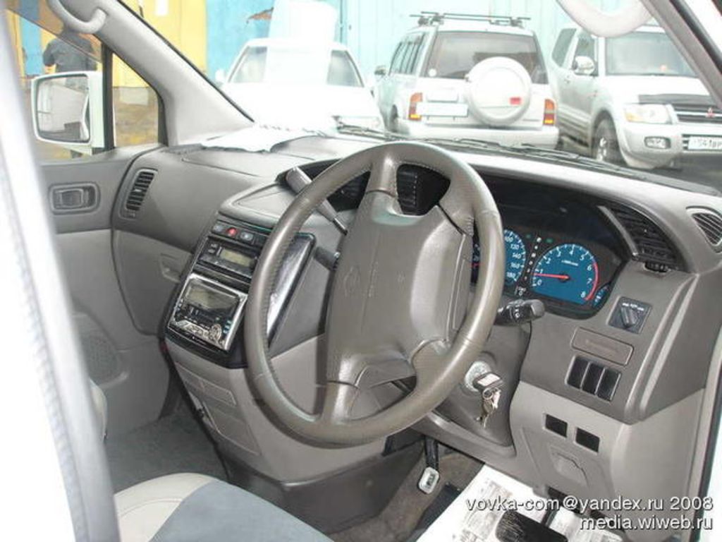 1999 Nissan Elgrand