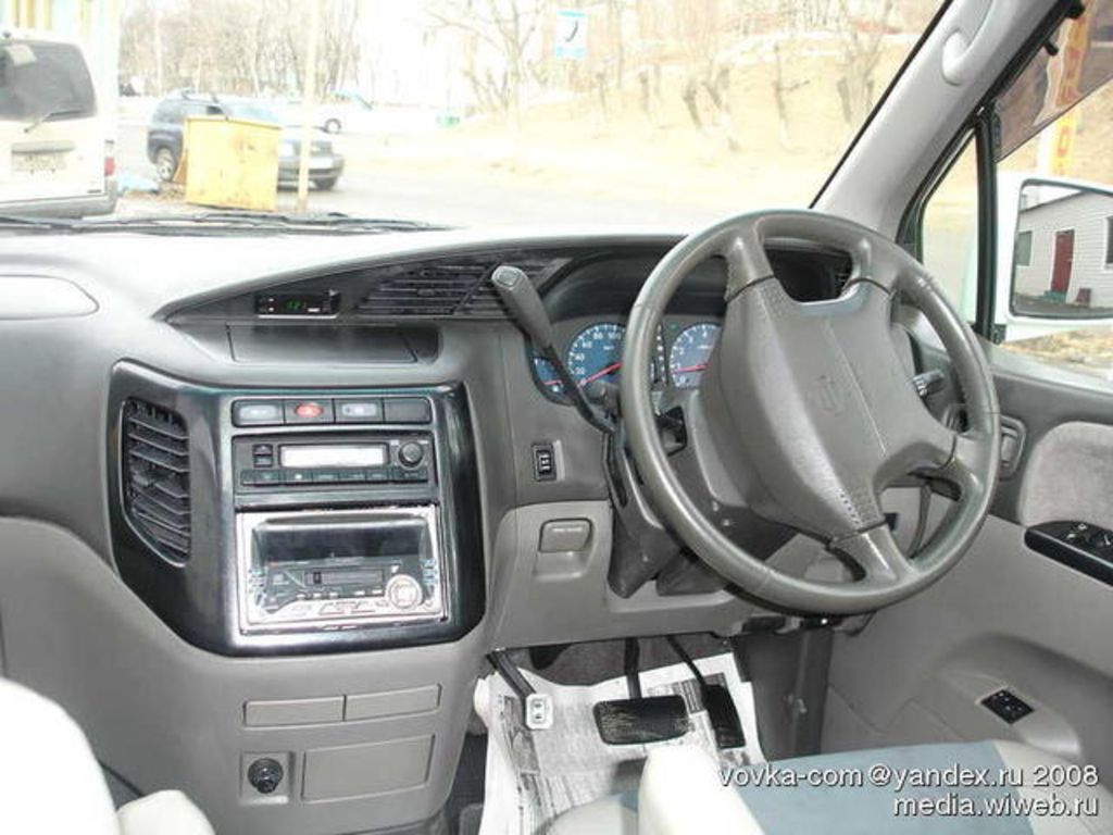1999 Nissan Elgrand