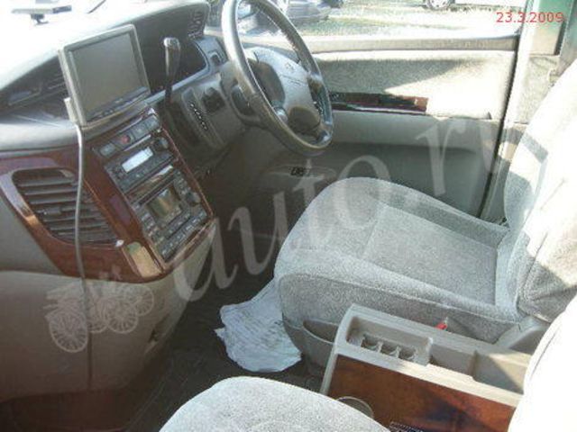 1999 Nissan Elgrand