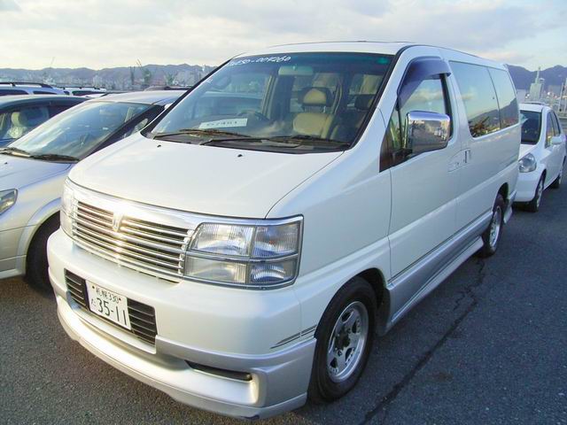 1999 Nissan Elgrand Wallpapers