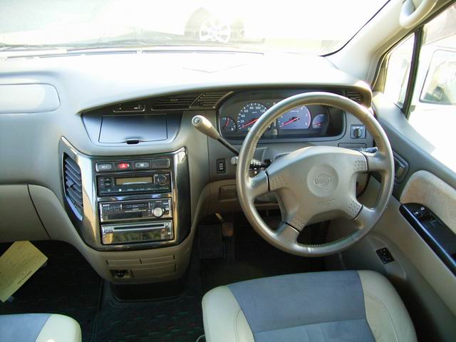 1999 Nissan Elgrand Pictures