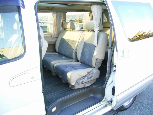 1999 Nissan Elgrand Pics
