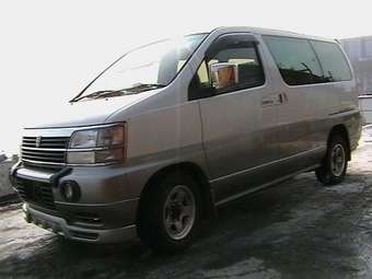 1999 Nissan Elgrand Photos