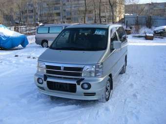 1999 Nissan Elgrand Pictures