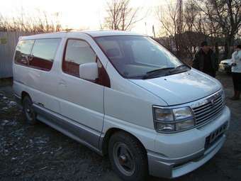 1999 Nissan Elgrand Photos