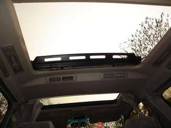 1999 Nissan Elgrand Pictures