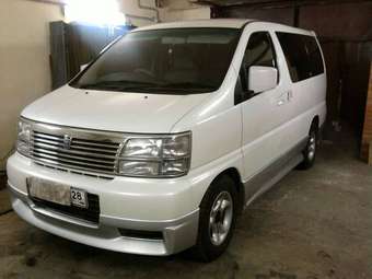 1999 Nissan Elgrand Photos