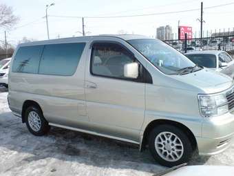 1999 Nissan Elgrand Pics