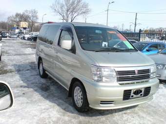 1999 Nissan Elgrand Pictures