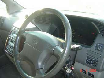 1999 Nissan Elgrand Pictures