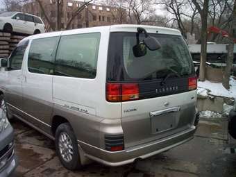 1999 Nissan Elgrand Photos