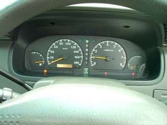 1999 Nissan Elgrand Pictures