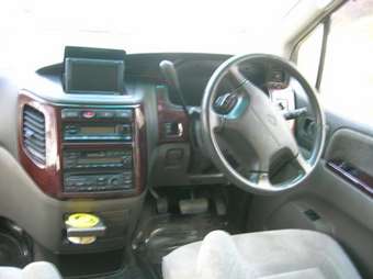 1999 Nissan Elgrand Photos