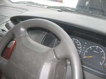 1999 Nissan Elgrand Photos