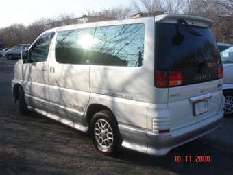 1999 Nissan Elgrand Images