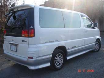 1999 Nissan Elgrand Pictures