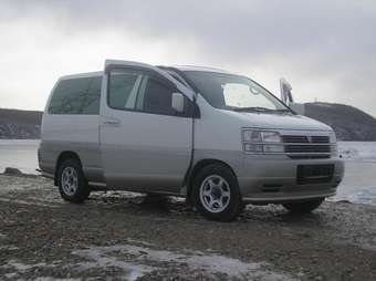 1999 Nissan Elgrand Photos