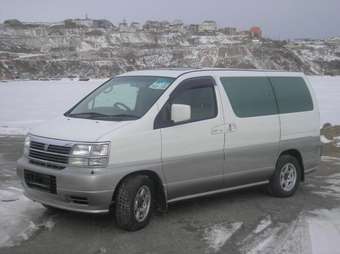 1999 Nissan Elgrand Photos