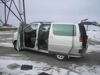 1999 Nissan Elgrand Images