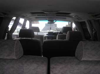 1999 Nissan Elgrand Pictures
