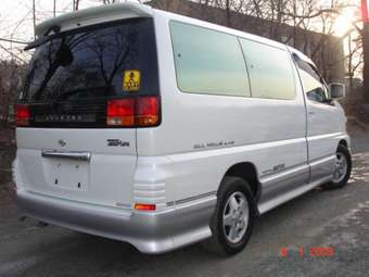 1999 Nissan Elgrand Photos