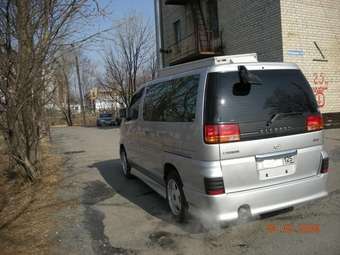 1999 Nissan Elgrand Photos