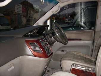 1999 Nissan Elgrand Images