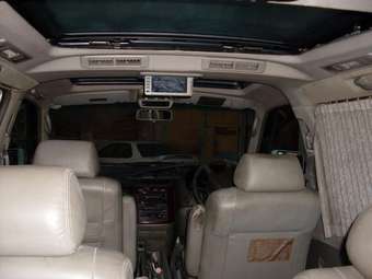 1999 Nissan Elgrand Pictures